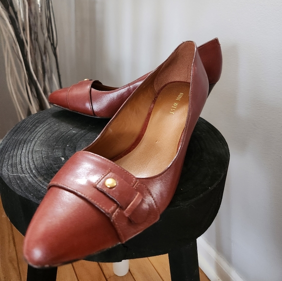 Shoes - Picture 2 of 4